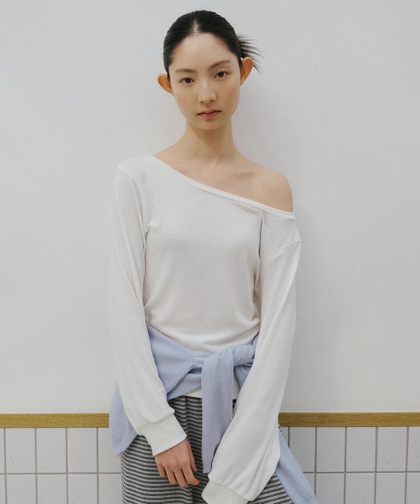 LOEIL One-Shoulder Off-Shirt - Ivory