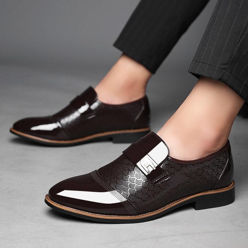 Helle Obermaterial Abendschuhe Mann Lackleder Spitzschuh Casual Business Social Schuh für Männer Nicht 39 Kleidung Neue Gentleman Büro