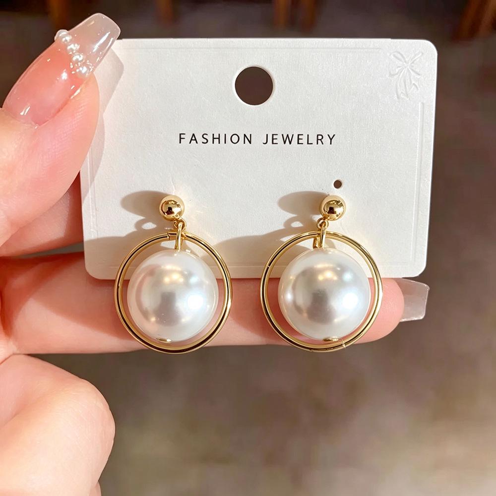 Elegant Pearl Heart Pendant Earrings - Trendy and Versatile Design for Women