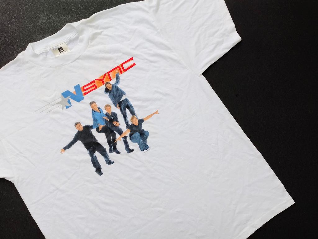 Vintage 2000 NSYNC Group Photo T-Shirt Size XL (W 24.5 X L 31)