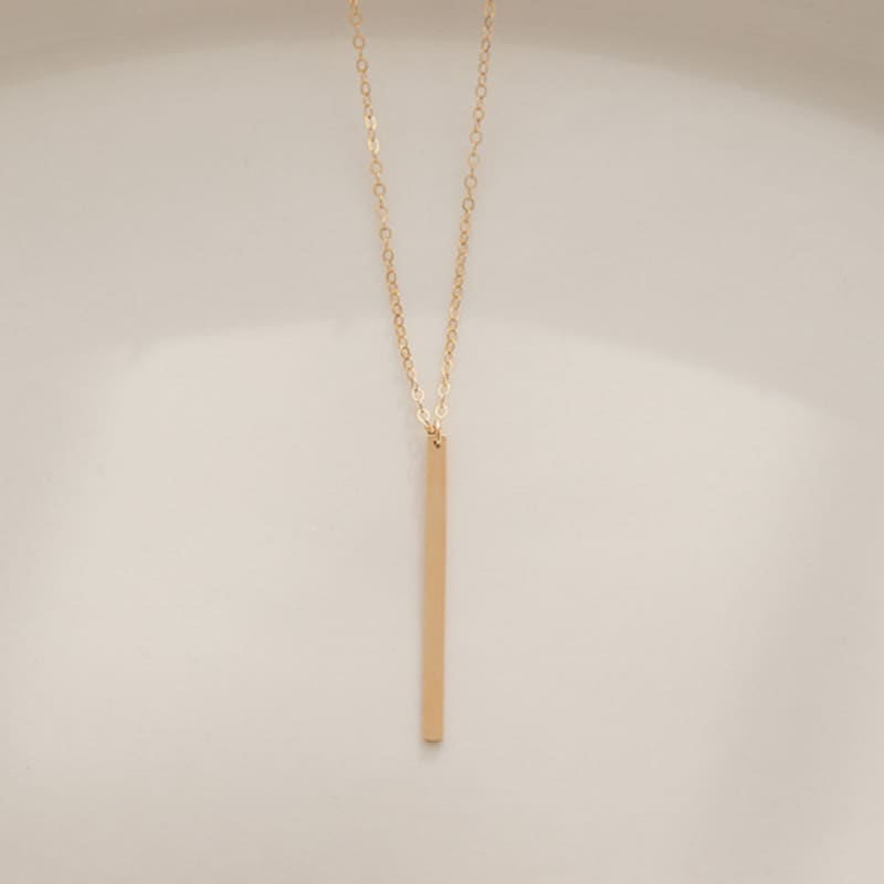 LUNNE 14 Karat Gold Stab Bar Anhänger Halskette (Goldfüllung) #GFN22