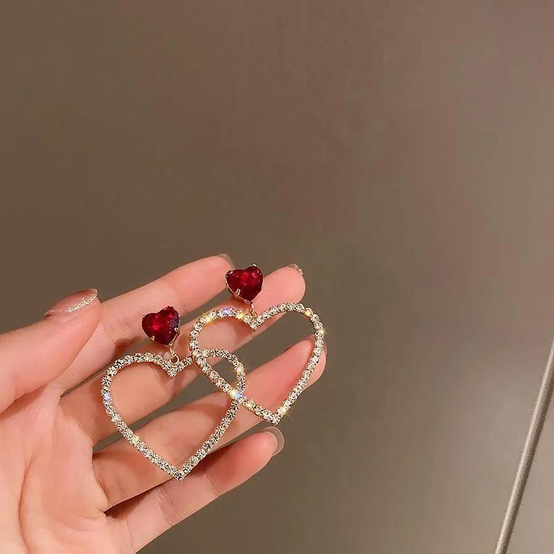 Neu 1 Paar Liebes-Schmuck Glänzender Strass Hohlherz Tropfen für Frauen Mädchen Vintage Rote Kristall-Ohrringe