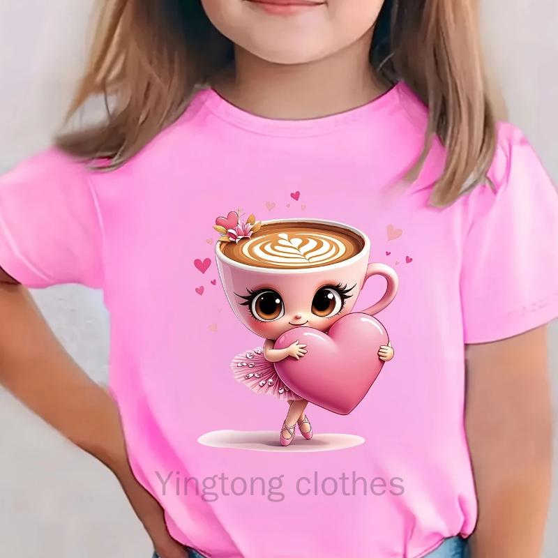 

Summer Fashion Girls Short-Sleeved T-Shirt Italian Brain Rot Holding a Heart-Shaped Cappuccino Ballerina Cartoon Pattern Print Casual Versatile Top 150 рожевий