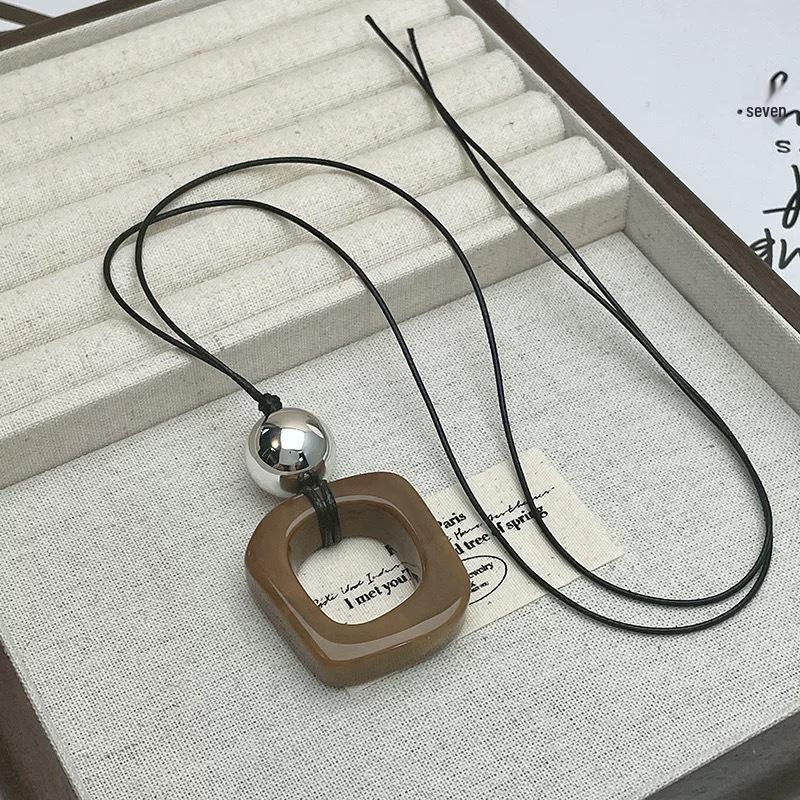 Elegant Geometric Resin Ring Necklace: Chic Long Chain for Women