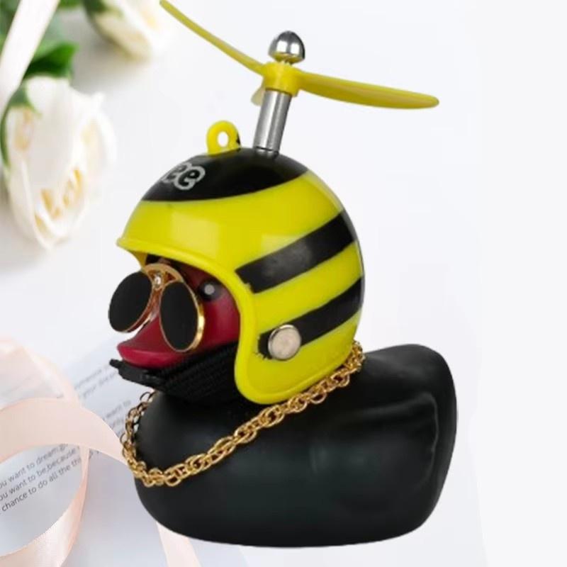 Pato de coche con casco colgante de viento roto pequeño pato amarillo bicicleta de carretera casco de motor accesorios de ciclismo sin luces