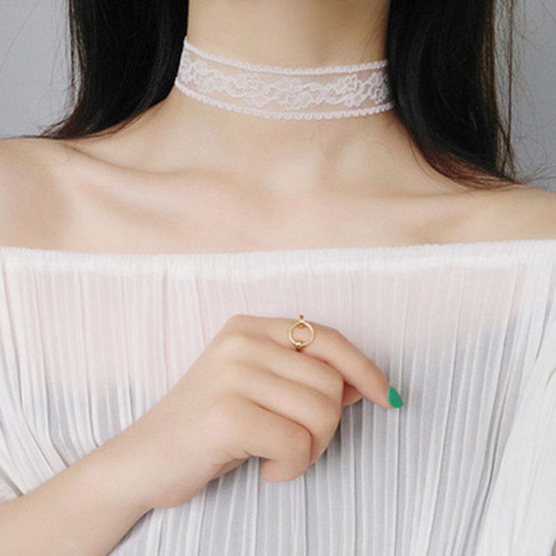 Fashionable Korean Lace Choker for Women - Versatile, Simple, and Stylish Hollow Design