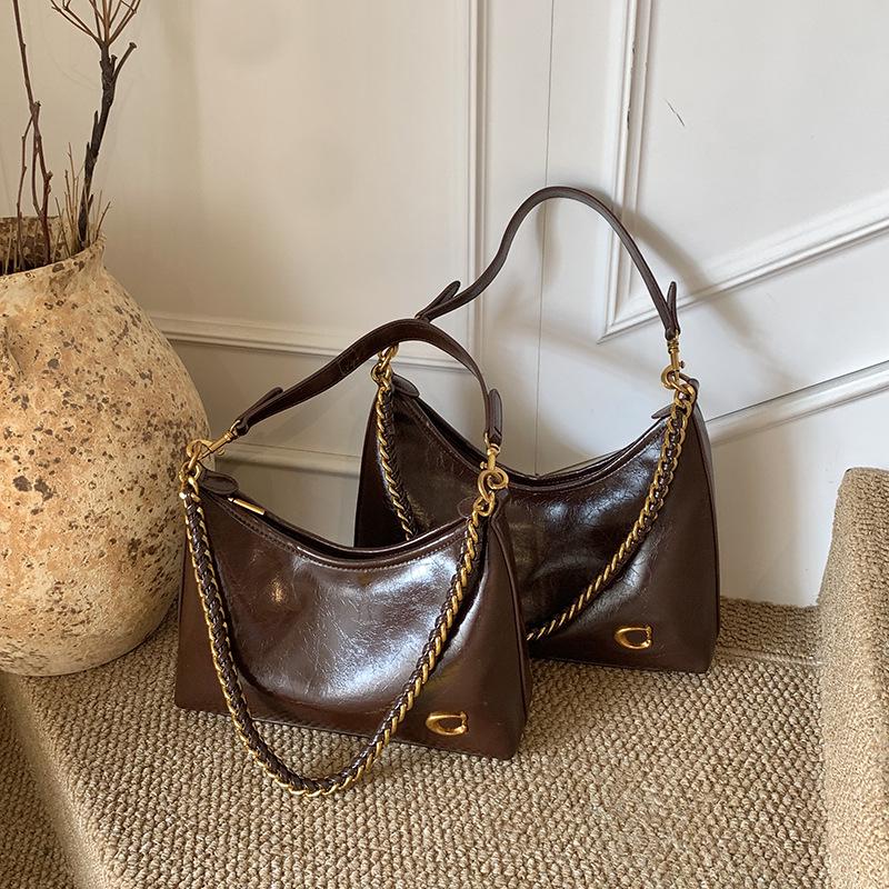 Korean Style Retro Handbag: High-End Fashion Shoulder Bag for Trendy, Versatile Commuter