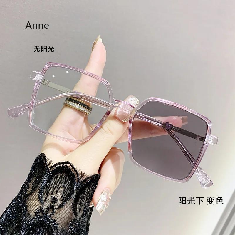 Fashion Square Frame Photochromic Myopia Glasses Anti-Blue Light Color Change Sunglasses Women Men Eye Protection Spectacles