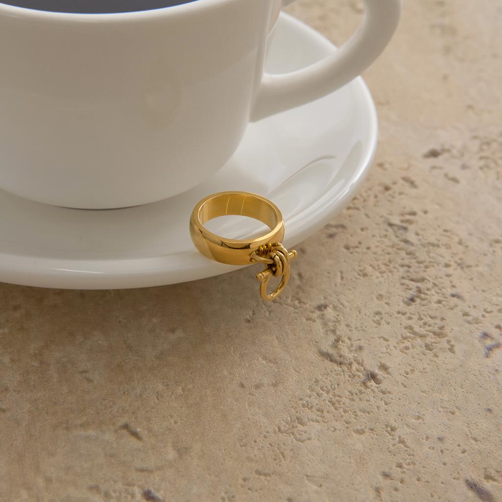 Punk Rock Polished Geometric 18K Gold Plated Rings Waterproof Hypoallergenic Knot Finger Ring Versatile Daily Accessories Bijoux