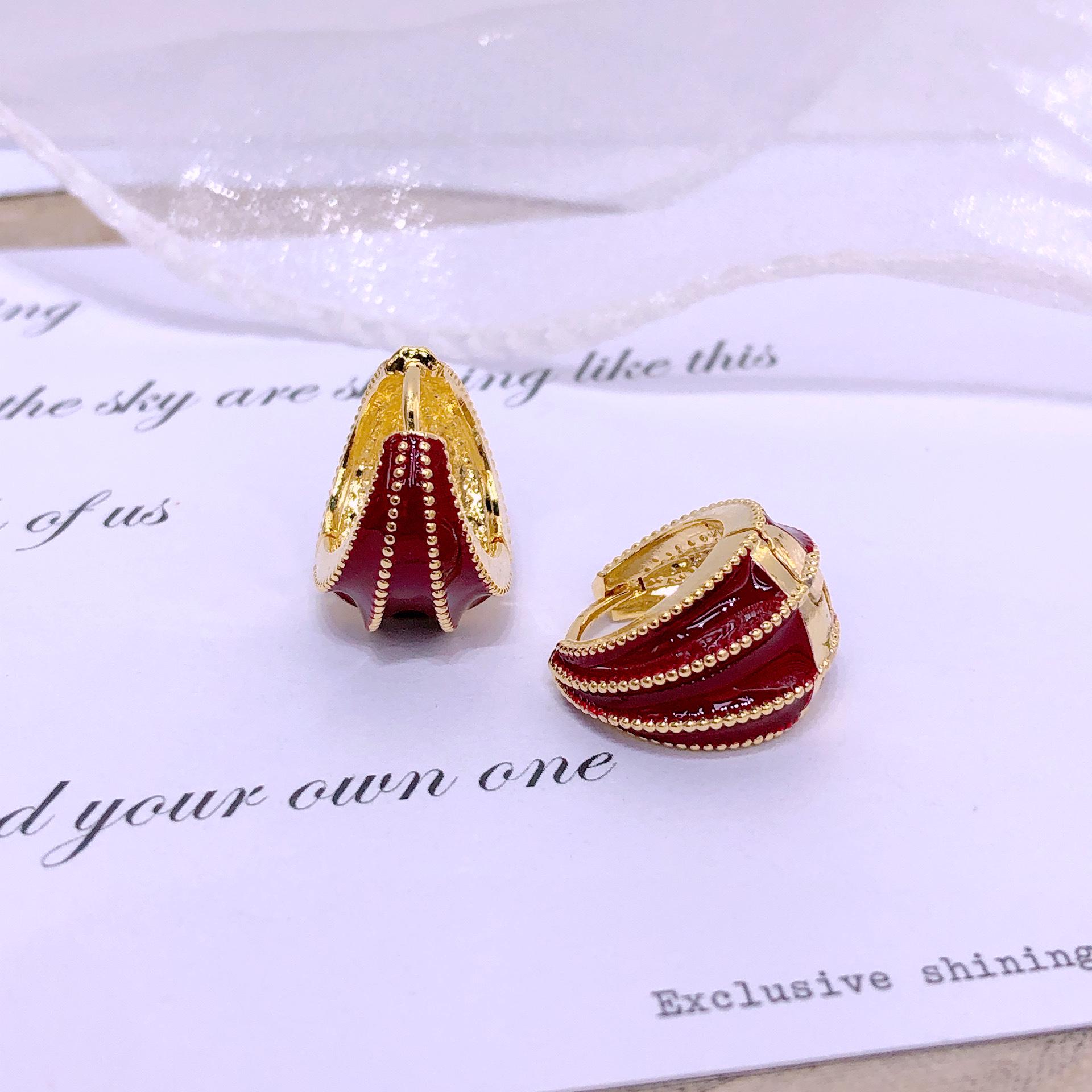 Серьги-кресты бордового цвета - Ретро Высококачественные Осенне-Зимняя коллекция 2025