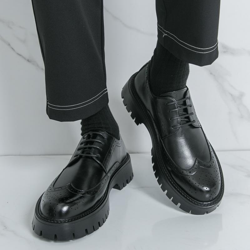 Herrenstiefel in Übergröße Herbst neue Herren Businesskleid Freizeitlederschuhe Britische junge Friseur trendige Schuhe