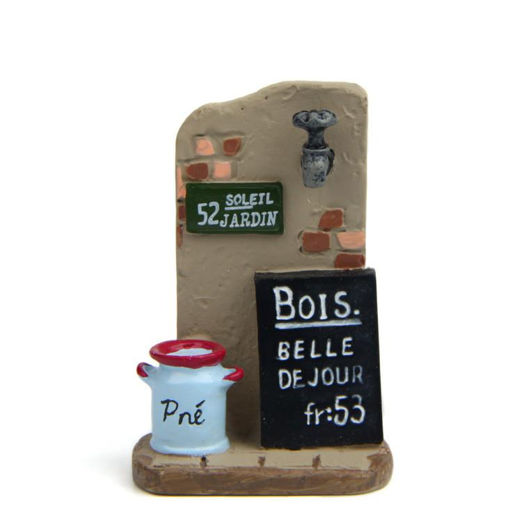 Billboard Creative Water Bottle Wall Scene Mini Model Ornament For Decor Garden