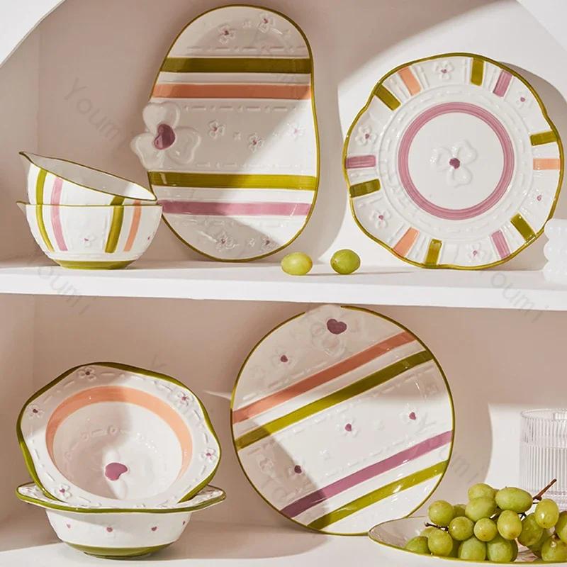 Exquisite Relief-Keramikteller, niedliche unregelmäßige Salat-Dessertschalen, köstliche Haushaltsgerichte, Steakteller, einzigartiges Geschirr