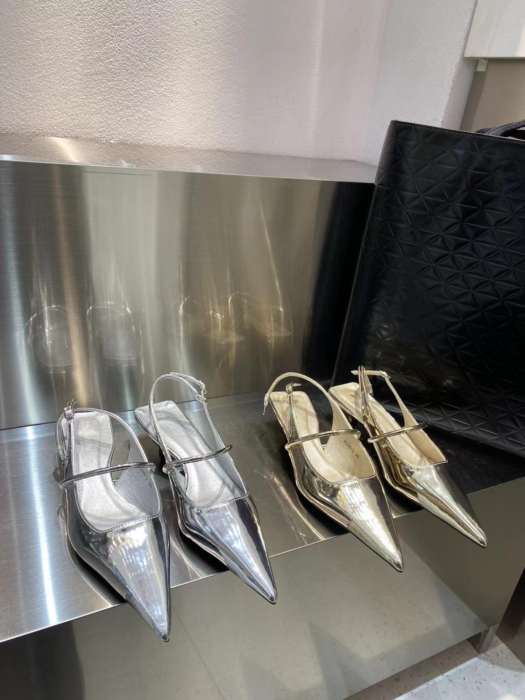 Модные женские босоножки из лакированной кожи золотистого и серебристого цвета с острым — фото 7