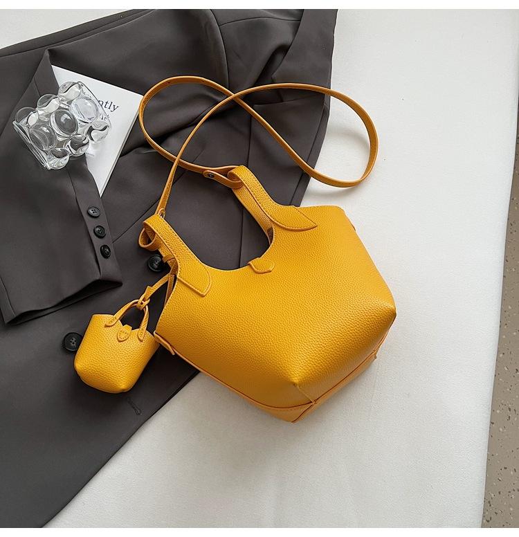 

2025 New Spring and Summer Women s Bucket Bag Versatile Classic Vegetable Basket Premium Texture Niche Women s Bag Handbag Bag