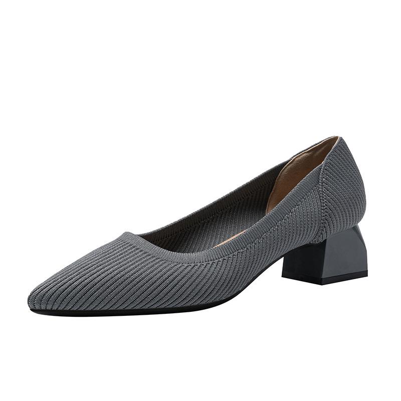 Damskie czarne buty do pracy z oddychającego materiału z czubkiem w szpic i na masywnym obcasie