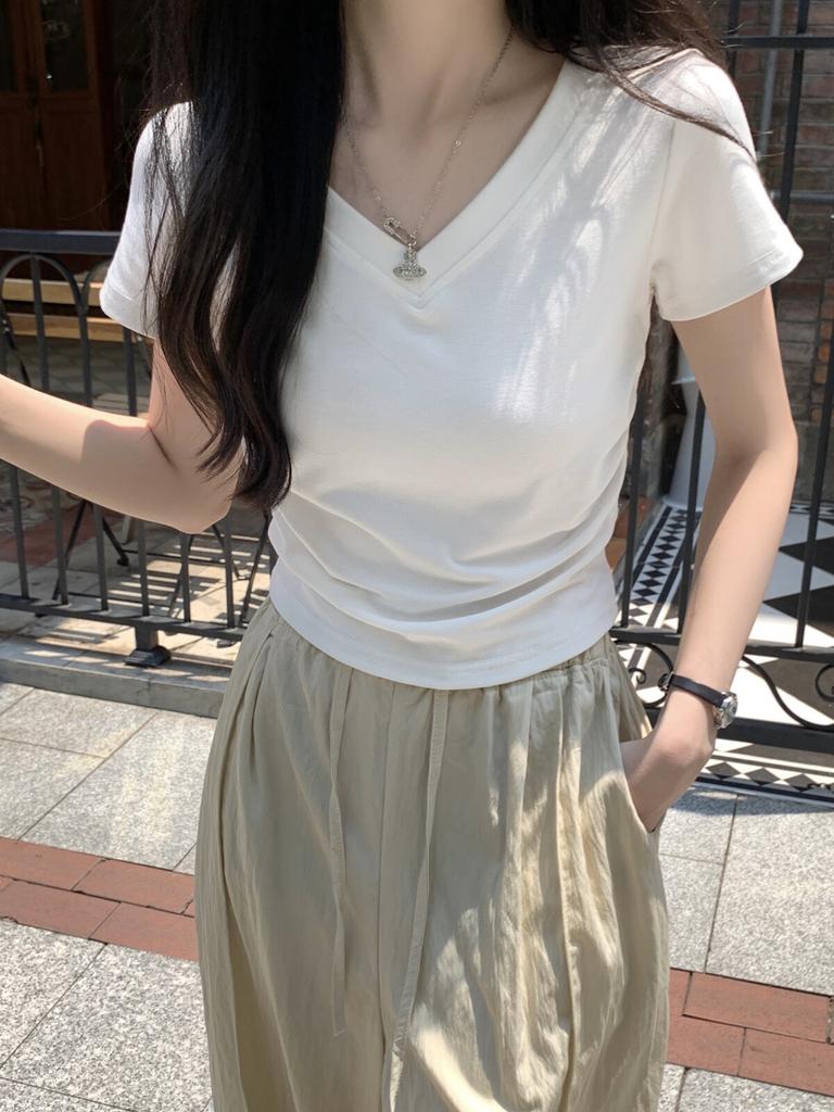 Front Shoulder V-neck Short-sleeved T-shirt for Women's Inner Wear, Summer New Design Sense Niche White Slim-fitting Pleated Waist Top