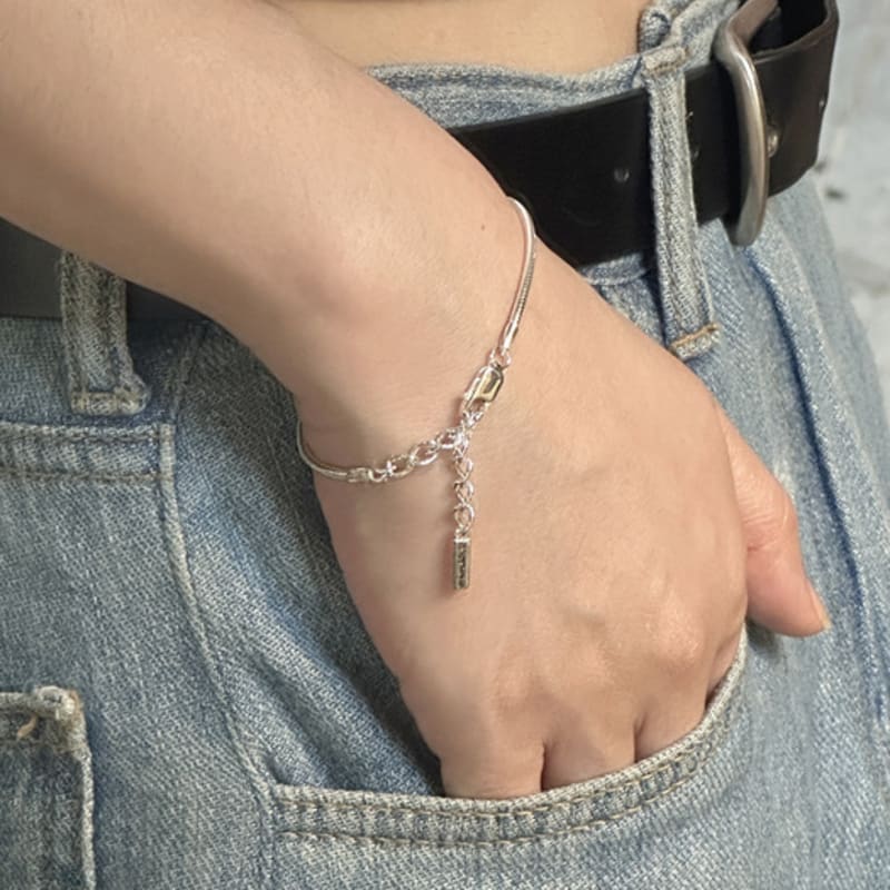 LIMILIMI Limilimi Logo Bracelet 01