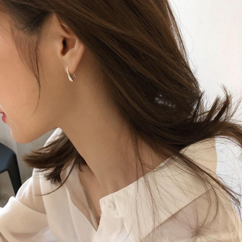 Curved Hook Small Drop Ear Hooks Fashion Earrings Minimalist Female Compact Breezy Wind Earrings Niche Temperament Hundred Matching Gift for Women