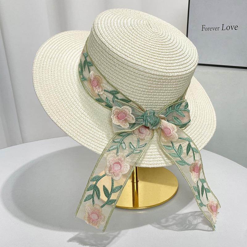 French Flat Straw Hat for Women's Spring and Summer Seaside Vacation Beach Hat Sun Shading and UV Protection Large Eave Basin Hat
