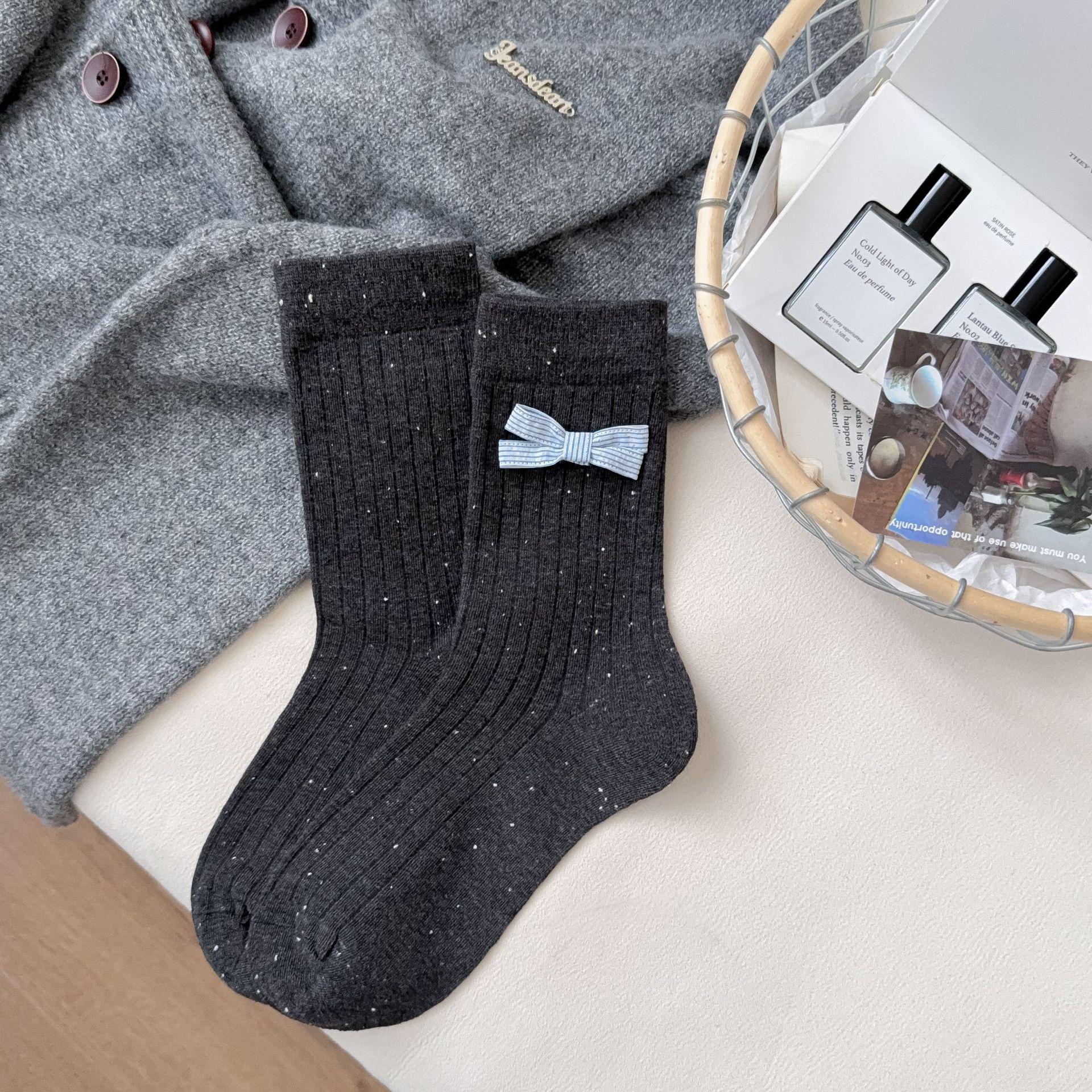 

Autumn/Winter Trendy Versatile Women s Mid-Calf Socks with Fabric Label One Size темно-серого