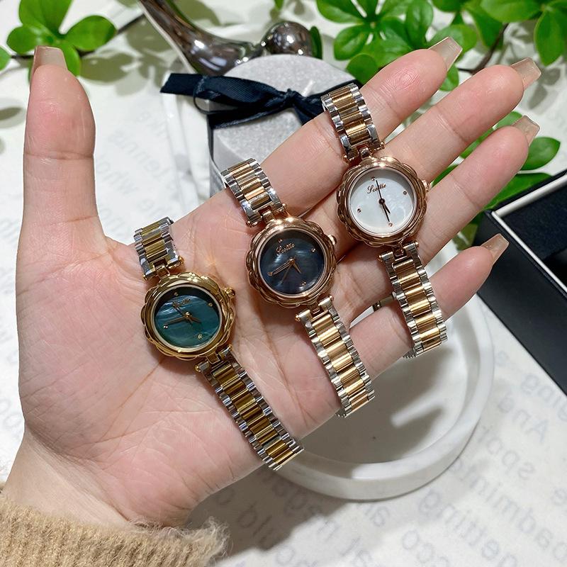 Flower Steel Belt Versatile Women'S Watch Fashion Small Temperament Bracelet Women'S Waterproof Quartz Watch