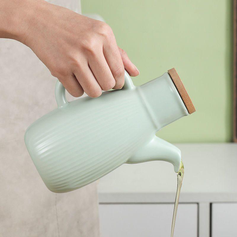 Ceramic Leak-Proof Oil Pot - Large Capacity for Home Use
