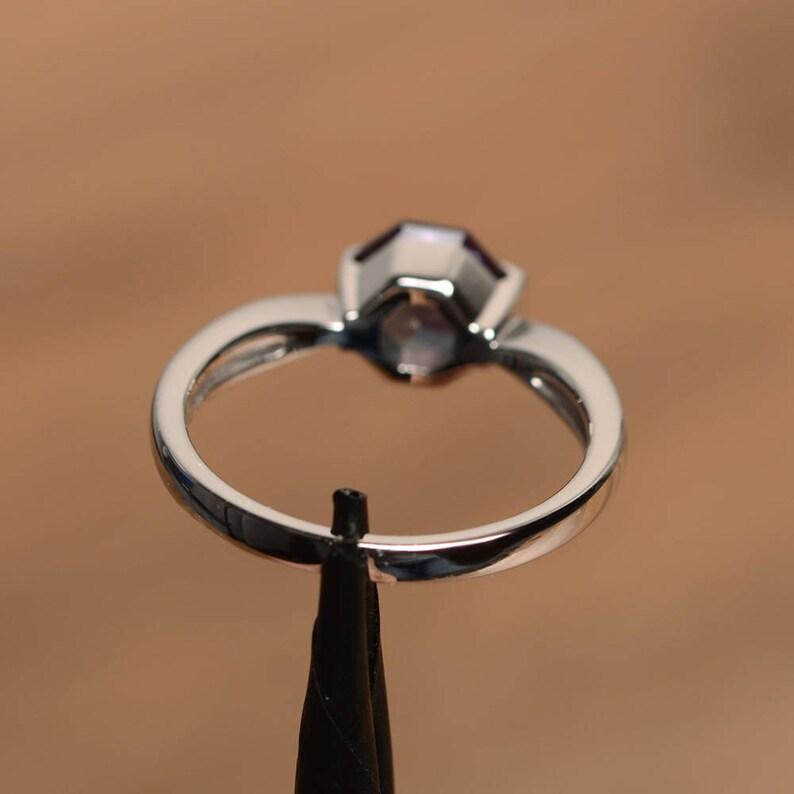 Dámský prsten 925 Sterlingové stříbro Pás s přírodním modrým alexandritovým drahokamem s osmiúhelníkovým brusem Pro zásnuby, výročí a svatební nošení