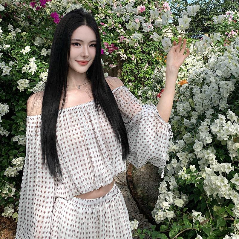 

Seaside Wear, A Complete Set of Women s Summer Dots, One-word Shoulder Long-sleeved Short Tops, Half-length Skirts, Temperament Vacation Suits S