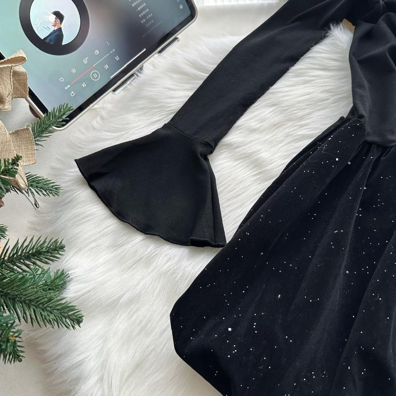 Autumn New Knitted Dress Women's Shoulder Long-sleeved Small Black Dress