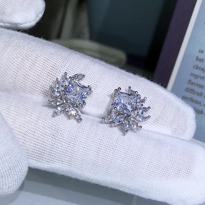 Aaa Zircon Women'S Stud Earrings Anti-Fall Ear Clips Flower Earrings Temperament Women'S Clothing Versatile Accessories