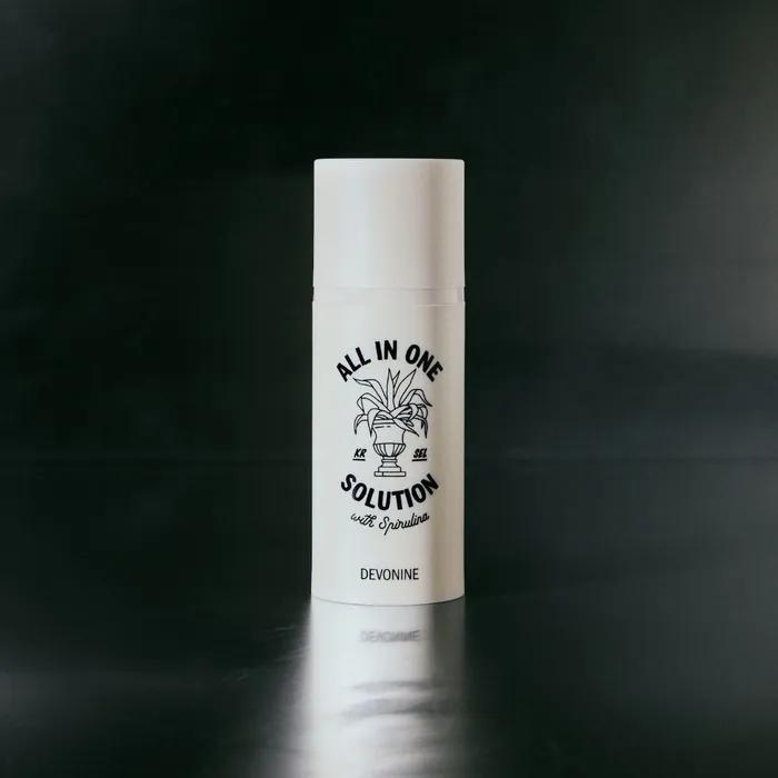 Vegan All-in-One Solution with Spirulina Extract