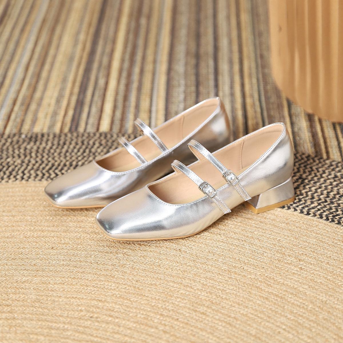 

Temperament square head with Mary Jane shoes women s 2025 spring and autumn new leather shallow mouth thick medium heel single shoes wedding shoes 34