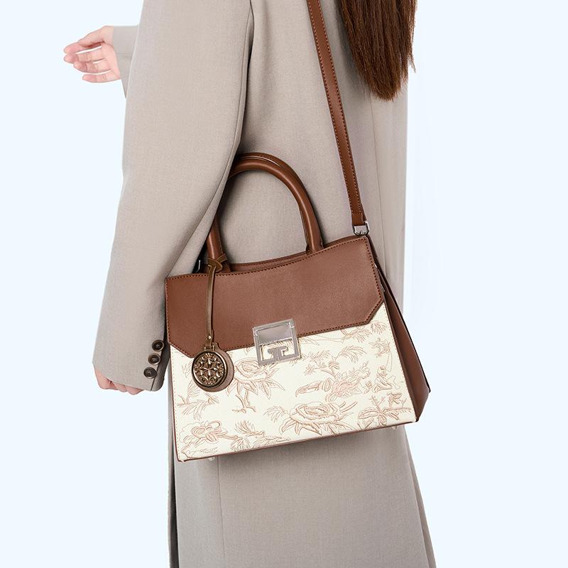 Versatile Portable Fashion Women'S Shoulder Messenger Bag Big Bag Summer