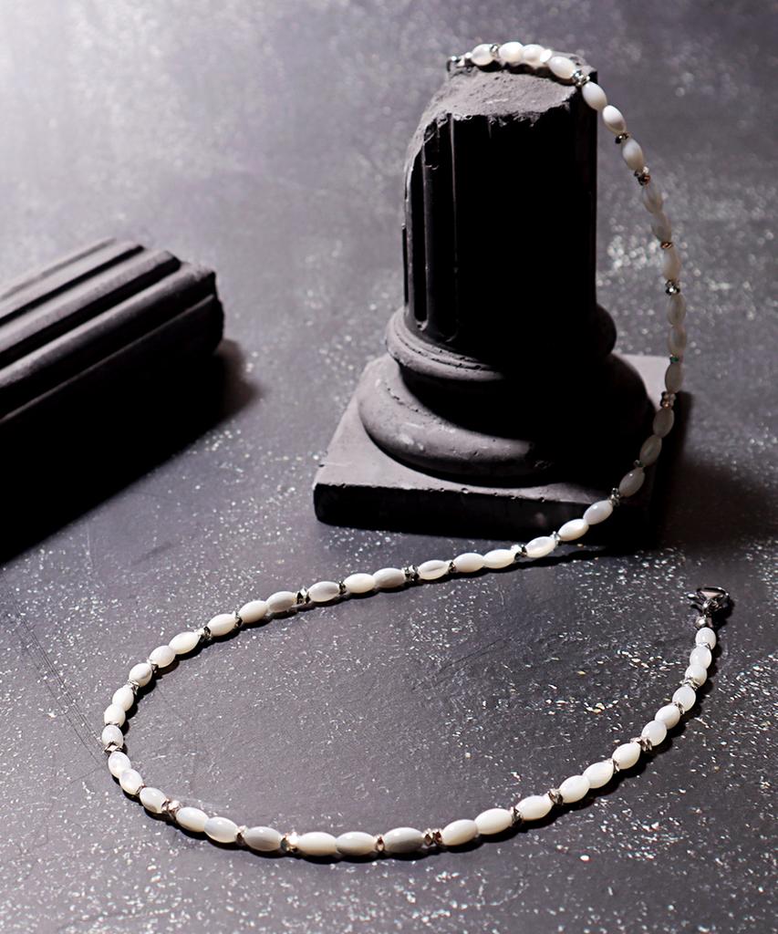 Polalita White Oval Mother-Of-Pearl & Silver Point Necklace (Plt-Nl-083_Wt)