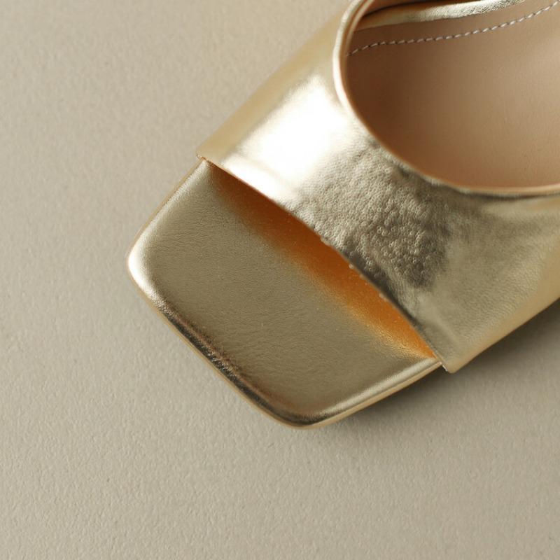 Nové sandály na tenkém podpatku a jednoduché módní vysoké podpatky