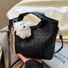 Sense niche woven bag 2026 autumn and winter new fashion messenger bag women's niche shoulder handbag