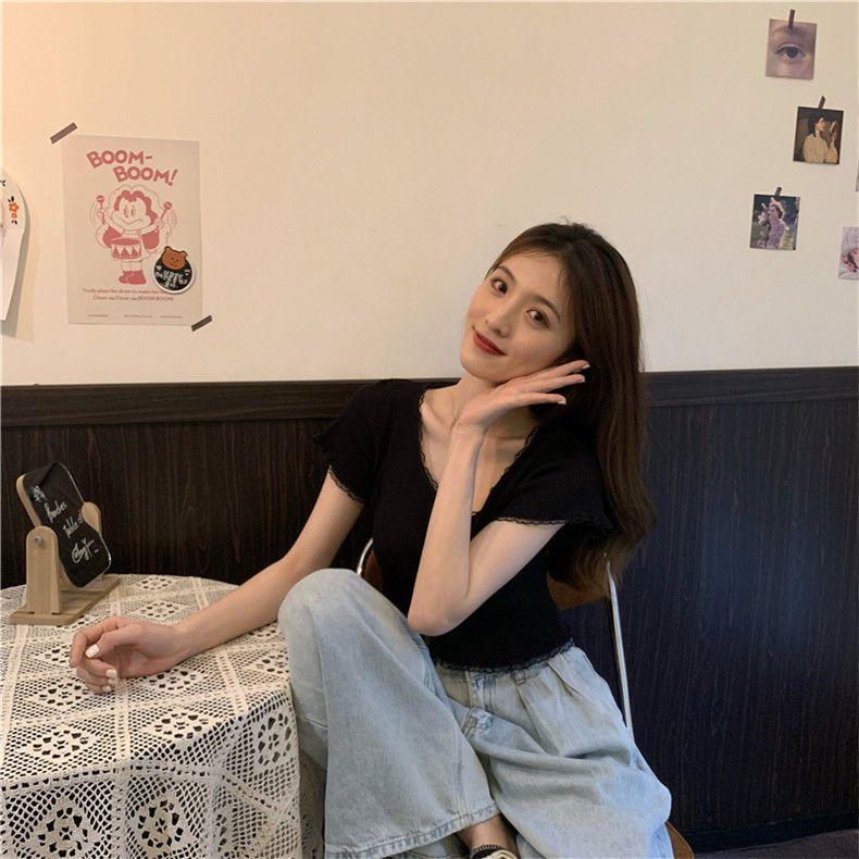 Französisches Strick-Basishemd mit quadratischem Ausschnitt für den Sommer, kurzärmelig, Spitzenrand, sexy Strickjacke mit freiliegender Taille, Oberteil mit schmaler Passform