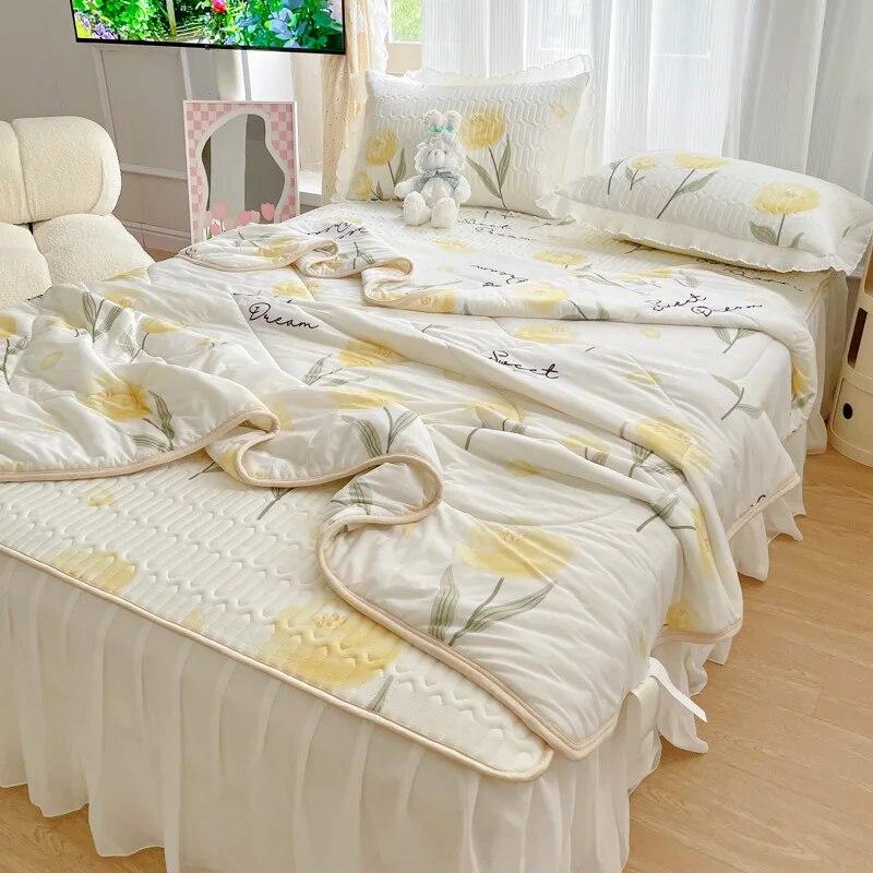 Letnia Cienka Kołdra Chłodna Pościel z Falbaną i Poszewką na Poduszkę Zestaw Pościeli Rozmiar Queen Kołdra Ochraniacze na Materac Pokrowce Narzuta