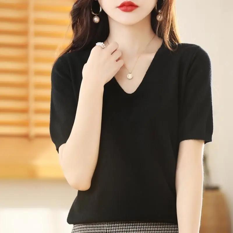 Mode Einfach Sommer Neu V-Ausschnitt T-Shirt Damen Einfarbig Schraubgewinde Temperament Locker Vielseitig Stricktop