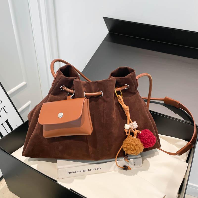 

Frosted bag women s 2025 winter new trendy versatile high-end light luxury bucket bag drawstring shoulder messenger bag no pendant