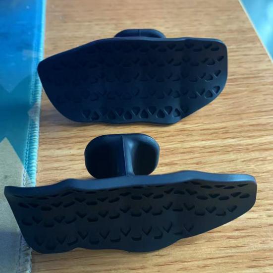 1 Pair Anti-Slip Silicone Workout Grips Men Women Hand Palm Protection Lifting Deadlift Pull-Up Grippers Gym Training Exercise Fingerless