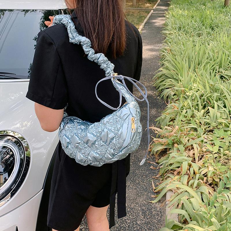 Large capacity bag women's 2025 new summer niche design shoulder messenger bag fashion casual underarm dumpling bag