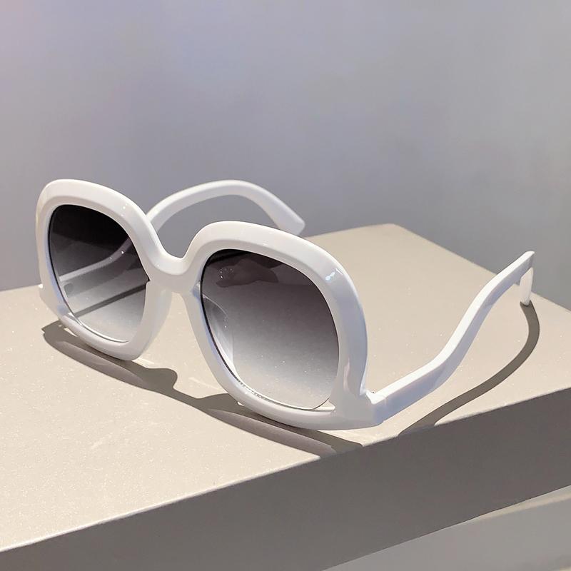 Oversized Round Sunglasses Stylish Vintage Candy Color Frame Women Eyewear  New Brand Design Gradient UV400 Shades