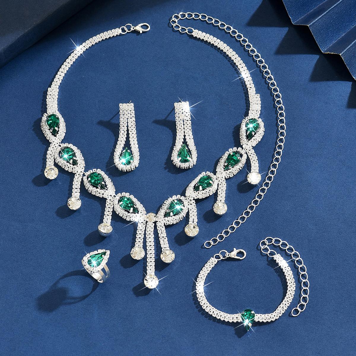 

Design feels retro, exaggerated, atmospheric, chic, necklace, earring, ring, bracelet set, paired with wedding dress