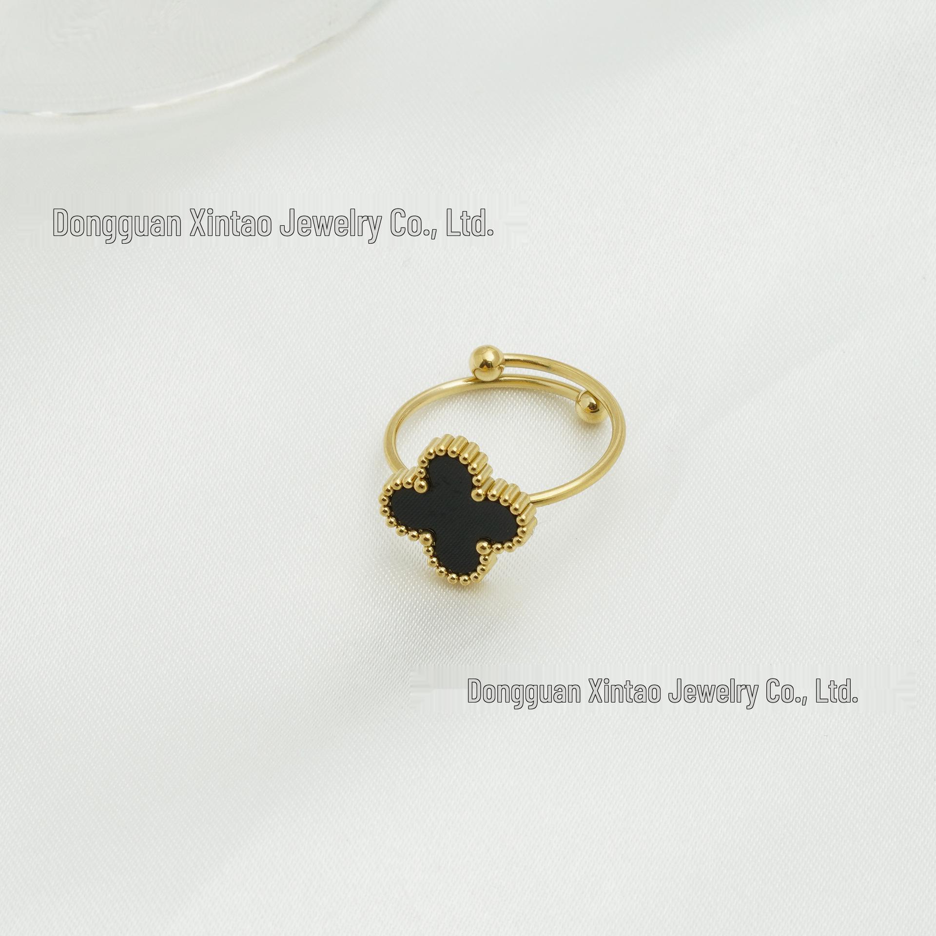 

Four-Leaf Clover Mother-of-Pearl Adjustable 18K Gold-Plated Ring Adjustable Open
