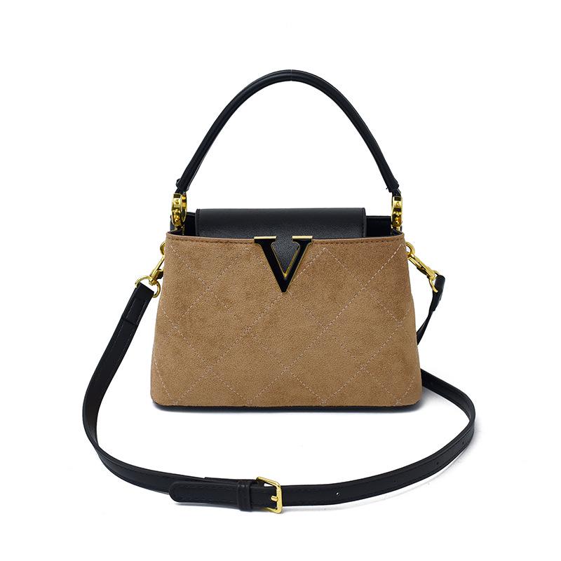 Štýlová dámska v-čková reťazová kabelka 2025 - Luxusná ľahká ramenná/crossbody taška
