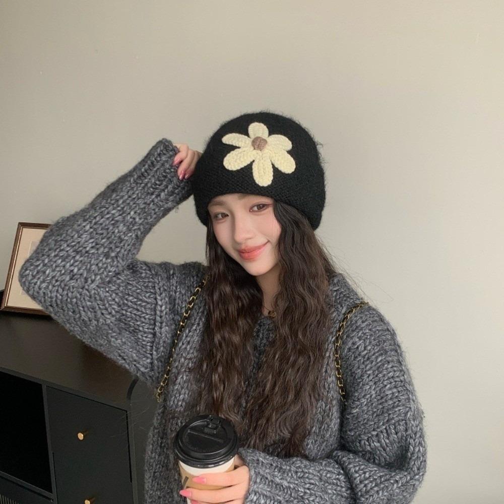 Polyester 3D Floral Knitted Beanie Hat Ear Protection Earflap Hat Outdoor Activities