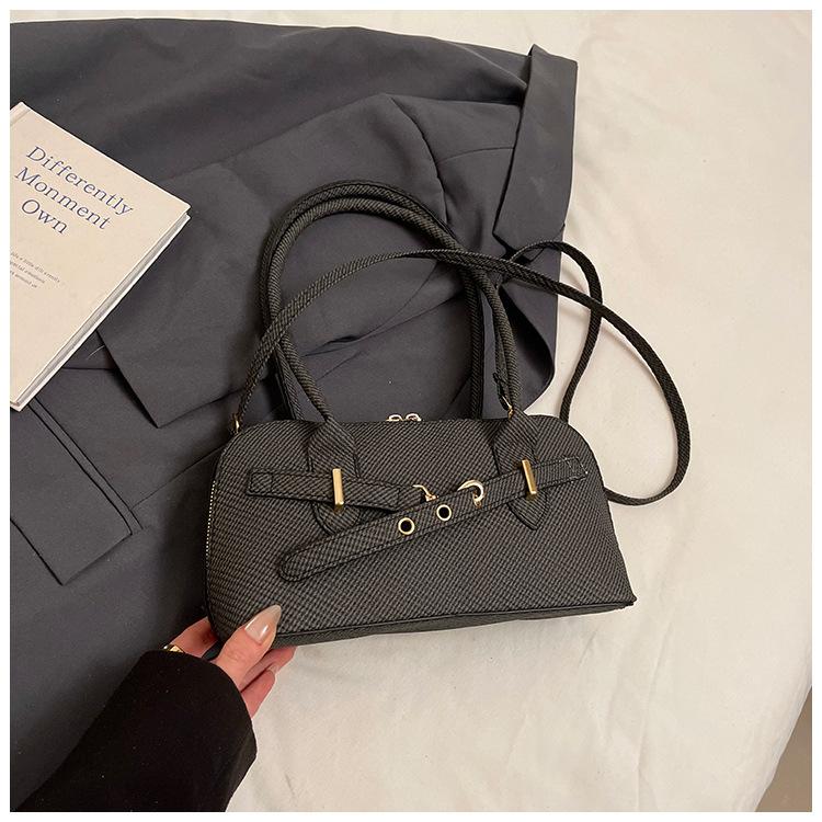 

Retro handbag commuter bag women s autumn 2025 new trendy Korean niche underarm bag large-capacity bowling bag