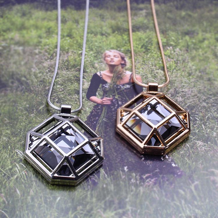 Fashion Square Hohl Pullover Kette Halskette Kleidung Zubehör Anhänger